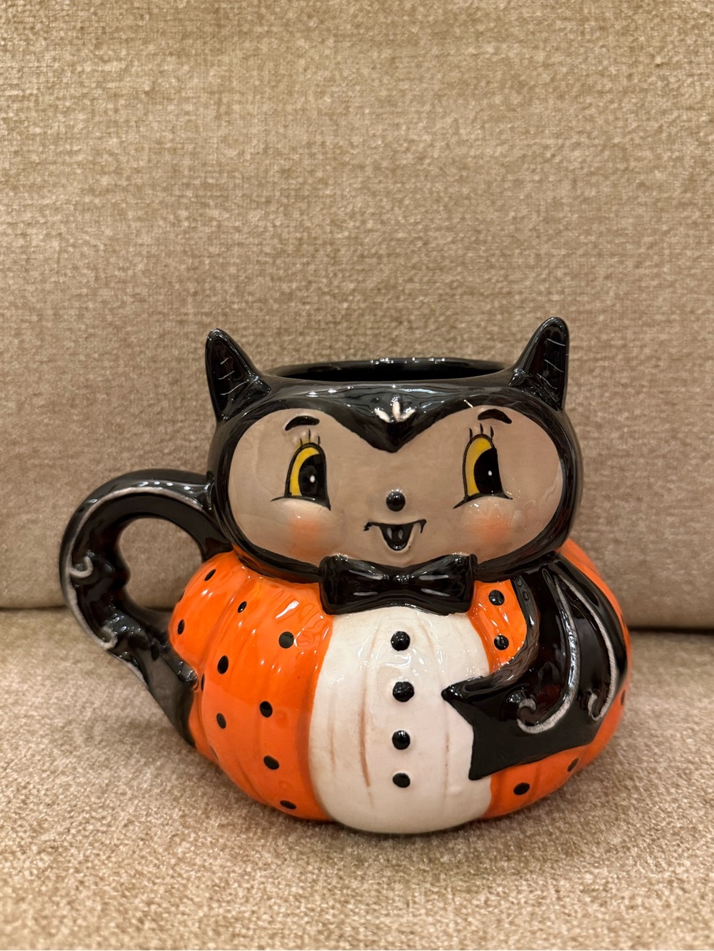 Johanna Parker Bat Smiling Vintage Halloween Ceramic Mug Brand New 2026